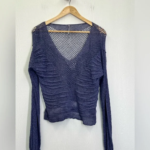 Free People - Open Knit V Neck Lightweight Long Sleeve Boho Sweater Size Medium - Picture 6 of 9